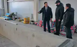 Аким Асаин Байханов посетил Успенский район проверка социальных проектов плавательный бассейн школа капитальный ремонт