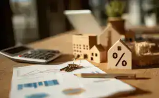 Министр строительства: Ажиотаж на рынке жилья подогревается строительными компаниями