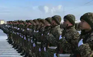 Военная присяга более 600 солдат в Конаеве и Усть-Каменогорске