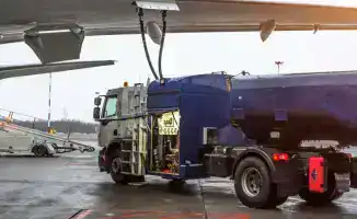 Токаев поручил меры по авиатопливу и развитию региональных грузовых авиахабов