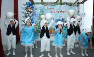 Свет надежды: аким Мангистауской области подарил детям из детского дома праздник накануне Нового года