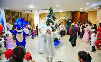 Благотворительная елка для детей с особыми потребностями: поддержка и радость в жизни 50 участников