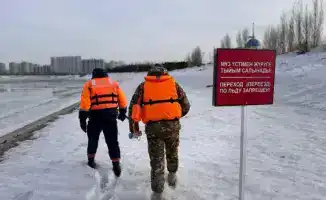 Ледяные горки в Астане заморожены потеплением!
