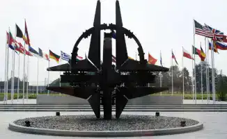 Генсек НАТО озвучил три условия для предотвращения нового нападения Путина на Украину, в то время как Дональд Трамп заявил, что только он способен убедить президента России прекратить войну в Украине, сообщает немецкая газета Bild.