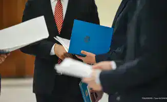 Депутат Мажилиса Елнур Бейсенбаев раскритиковал чиновников за их оторванность от народа и необдуманные высказывания, которые стали мемами.