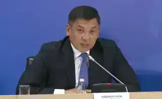 Неожиданная реакция главы КТЖ на брифинге: последствия для имиджа компании и общественного доверия