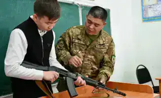 В Казахстане обновлены правила начальной военной подготовки в школах: Минобороны утвердило новые нормы