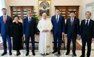 Президент Токаев приглашает Папу Римского Льва XIV с апостольским визитом в Казахстан