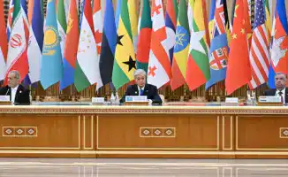 Токаев на форуме в Ашхабаде: строим мосты мира и доверия в эпоху нейтралитета