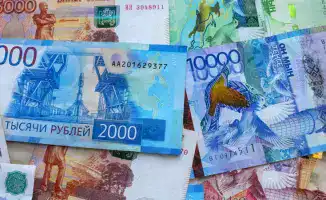 Слабый рубль: как падение цен на нефть в России отразится на экономике Казахстана?