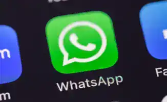 Скорость работы WhatsApp в России упала на 70-80%: пользователи сообщают о значительных задержках в отправке и получении сообщений
