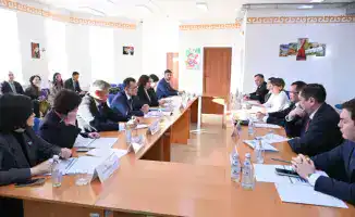 Свет в конце туннеля: Спикер Сената о тревожной тени суицидов среди молодежи Казахстана