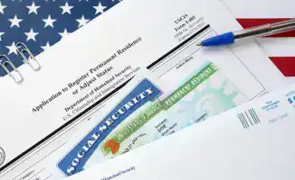 Приостановка программы розыгрыша грин-карт в США: последствия для иммиграции и будущих мигрантов
