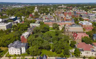 Трагедия в Брауновском университете: стрельба во время экзаменов унесла жизни двух человек, среди которых студент из Узбекистана, и ранила девять других.