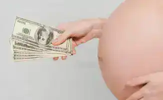 Суррогатное материнство для иностранцев в Казахстане: запрос депутата Гульдары Нурым о регулировании