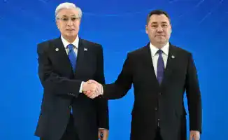 Токаев подчеркивает важность демократических процессов в Центральной Азии, поздравляя Жапарова с выборами в Кыргызстане