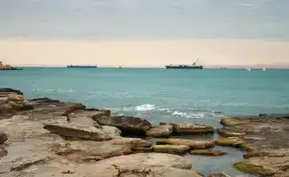 Конфликт в Каспийском море: Украина наносит удары по российским объектам, поднимая вопросы безопасности и стабильности в регионе