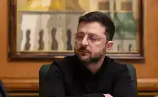 Президент Украины Владимир Зеленский сообщил о 'компромиссном видении' США по контролю над Донбассом, который в настоящее время находится под контролем Украины. Он отметил, что украинцы выходят, а русские не заходят, подчеркивая текущую ситуацию в регионе