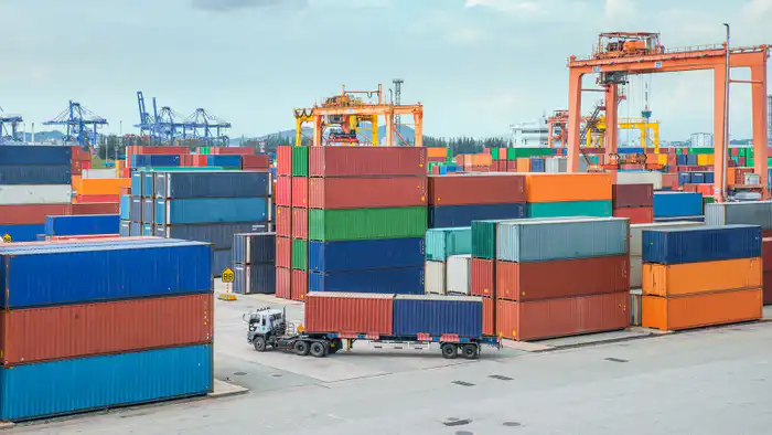 Токаев: Казахстан должен сократить импорт для укрепления экономики