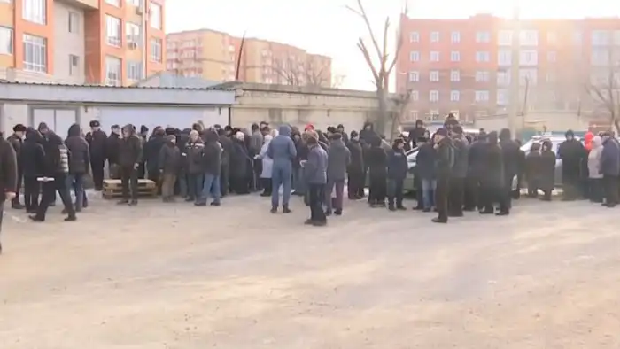 В Актобе владельцы гаражей протестуют против сноса кооператива ради новой дороги