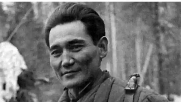 Токаев присвоил Бауыржану Момышулы звание 'Халық қаһарманы' для восстановления справедливости