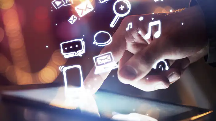 Запрет на соцсети и замена водительских прав: что произошло в Казахстане 19 декабря