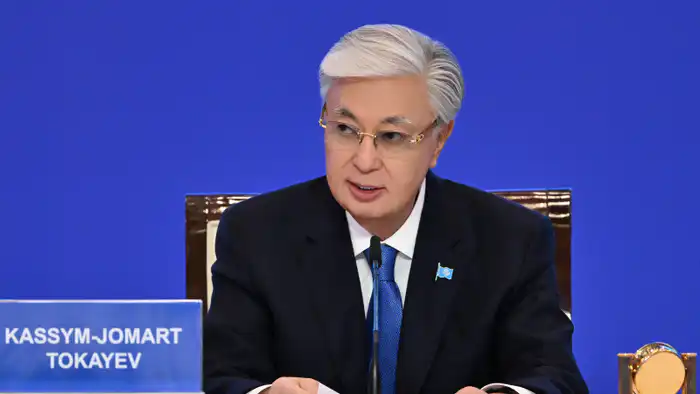 Президент Казахстана Касым-Жомарт Токаев подписал закон, вносящий изменения и дополнения в некоторые законодательные акты страны, касающиеся вопросов культуры и защиты детей. Новый закон направлен на улучшение культурной среды и обеспечение прав детей, чт