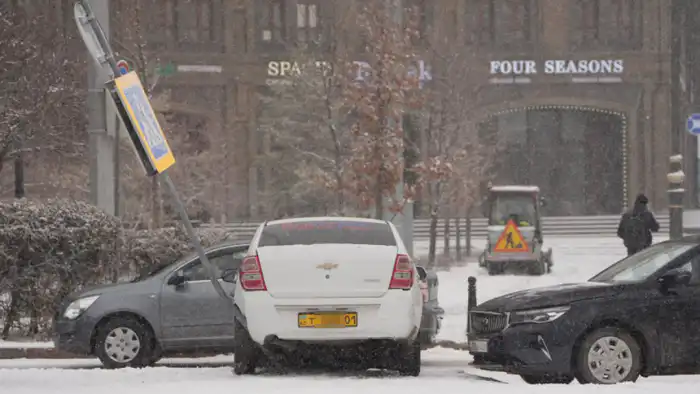 Астана на перекрестке: Токаев о том, как дорожные зебры стали ловушками для детей