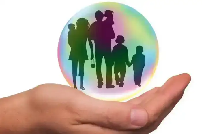 Пособия многодетным семьям и награжденным матерям в 2025 году