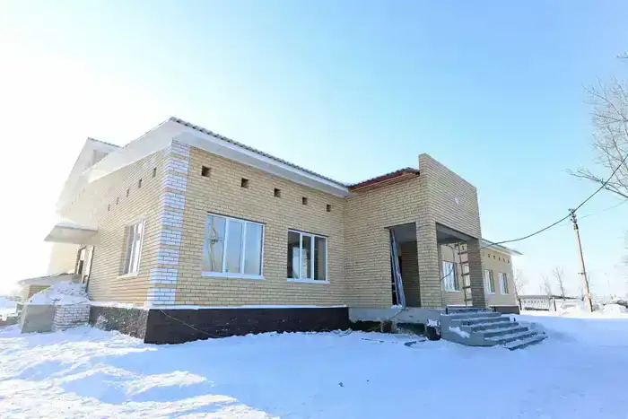 Аким области посетил спортивные объекты в селе Бескарагай (6)