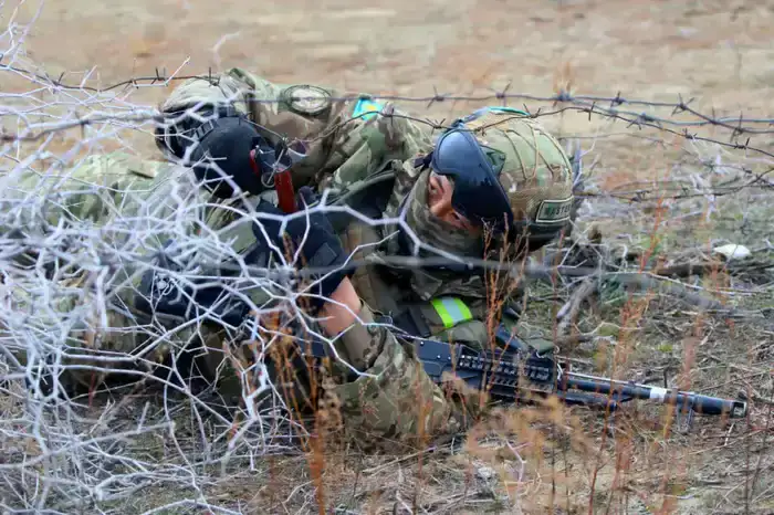 Подготовка разведчиков ДШВ в условиях близких к боевым
