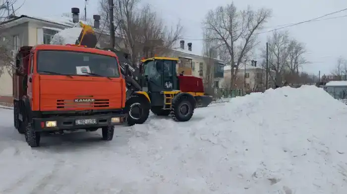С начала зимнего сезона из Астаны вывезено около 2,8 млн кубометров снега (7)