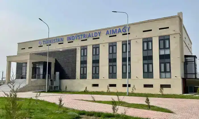 ЕРАЛЫ ТОГЖАНОВ ОЗНАКОМИЛСЯ С ИНДУСТРИАЛЬНЫМ ПОТЕНЦИАЛОМ ТУРКЕСТАНСКОЙ ОБЛАСТИ (5)