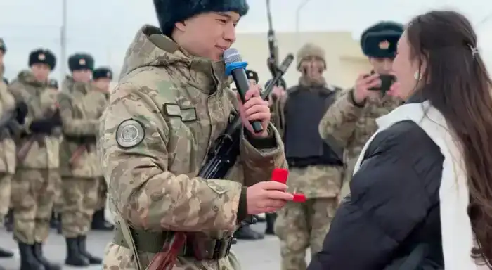 В ТУРКЕСТАНЕ НОВОБРАНЦЫ ПРИНЯЛИ ВОИНСКУЮ ПРИСЯГУ ПЕРЕД РОДИНОЙ