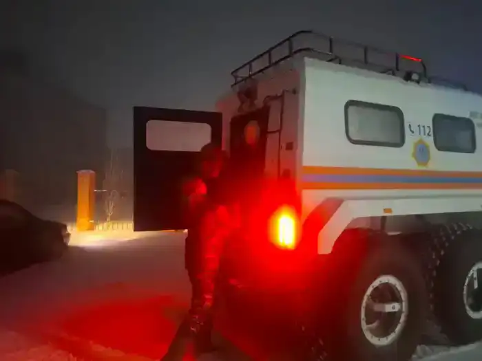 Спасатели МЧС Казахстана за прошедшие пять суток из снежных заносов спасли и эвакуировали 257 человек (2)