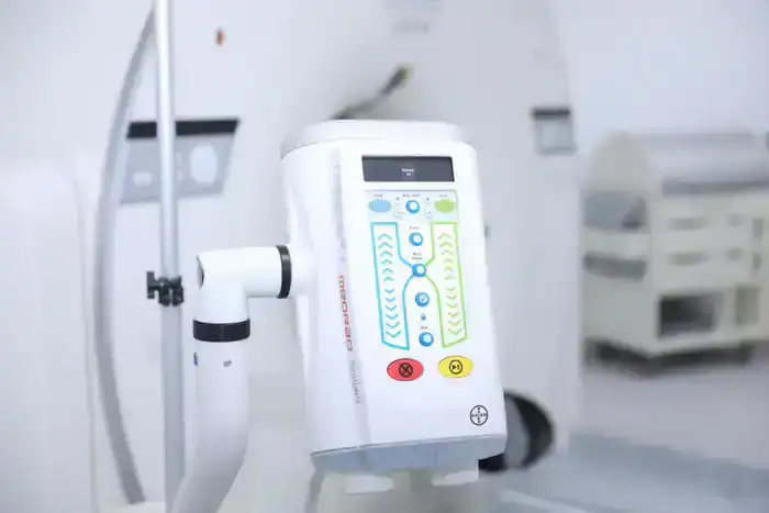 В больнице Актобе запустили новый КТ и мобильную С-дугу для экстренной помощи (4)