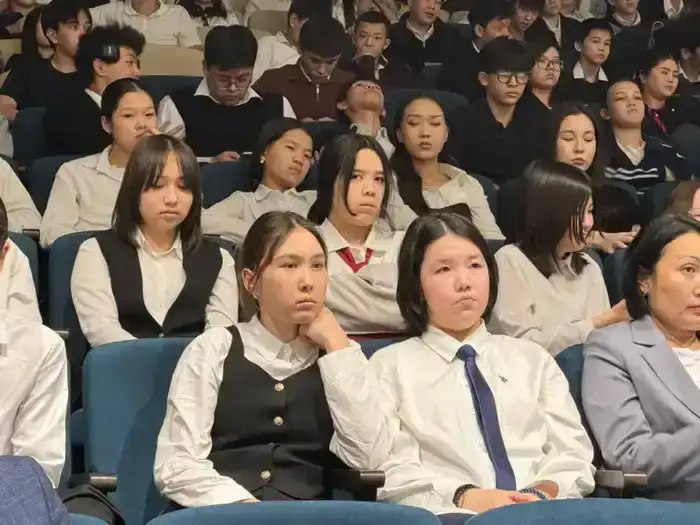 «Закон и порядок»: в Астане прошла профилактическая встреча со школьниками (2)