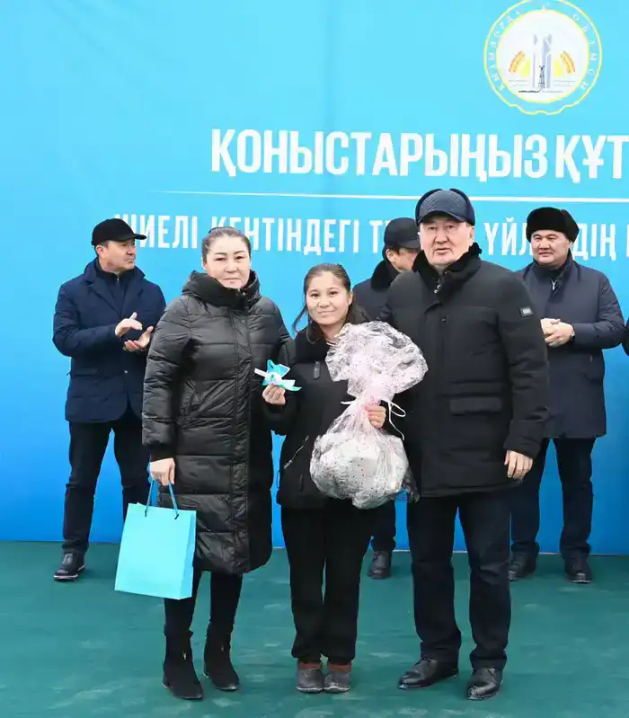 Жителям поселка Шиели вручили ключи от квартир в микрорайоне «Шугыла» (9)