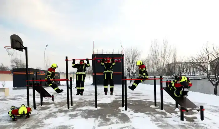 Безопасность тех, кто спасает: в регионах страны поэтапно обновляется защитная экипировка пожарных (8)