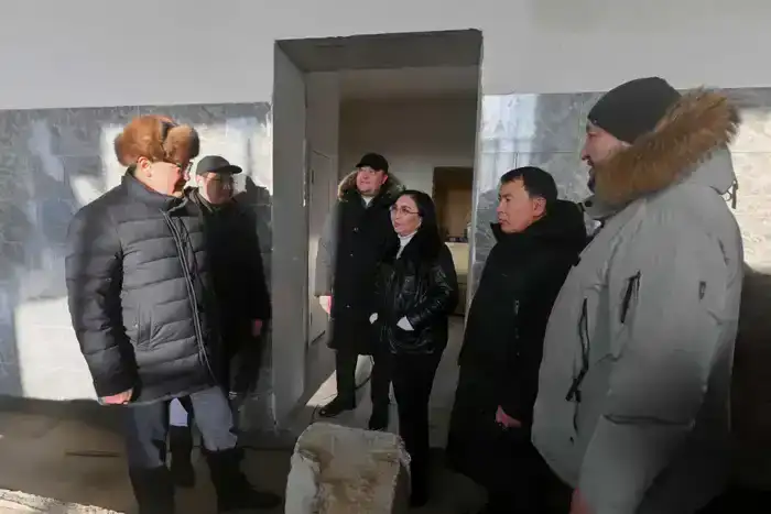 Аким области посетил спортивные объекты в селе Бескарагай (9)