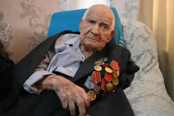 В Алматы отметили столетие фронтовика-связиста, ветерана Второй мировой войны