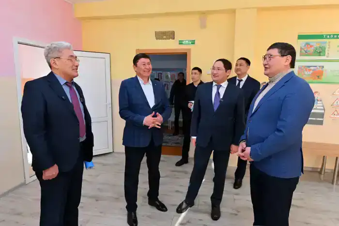 Аким области посетил Глуховскую среднюю школу в Бескарагае (7)