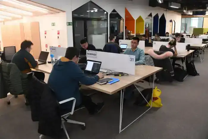 В Алматы обсудили развитие цифровых решений и ИИ в городском управлении (5)