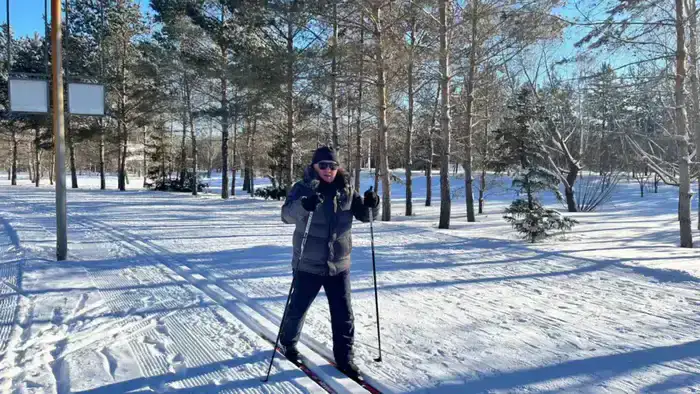 В Астане группа пенсионеров занимается лыжным спортом и зимним плаванием (5)