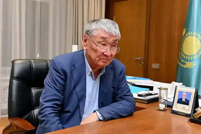 Встреча акима области с иранским поэтом: обсуждение культурных инициатив и мнений о Президенте Казахстана