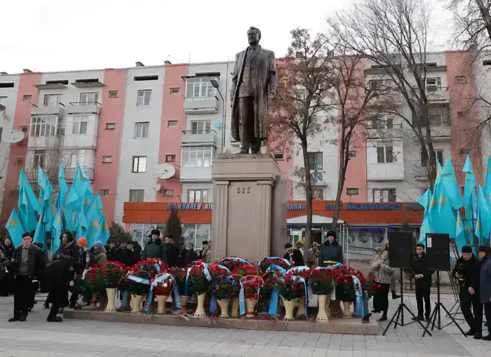 В Таразе почтили память Динмухамеда Кунаева (8)
