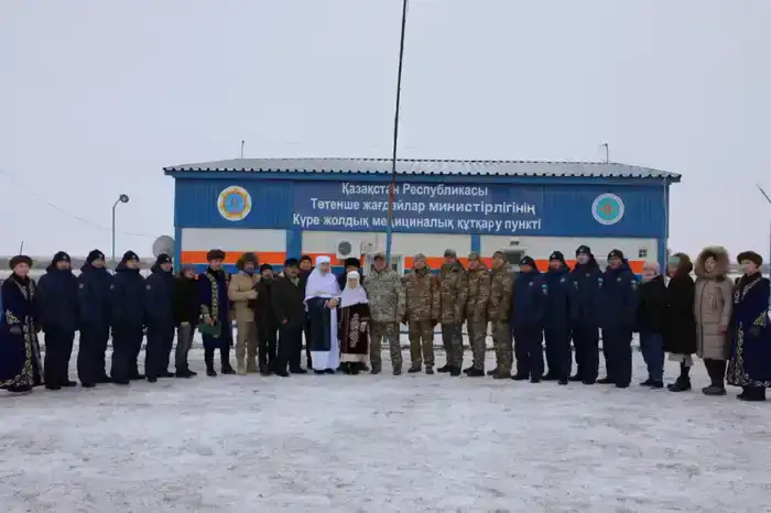 МЧС РК усиливает трассово-медико-спасательную службу новым реанимобилем (4)