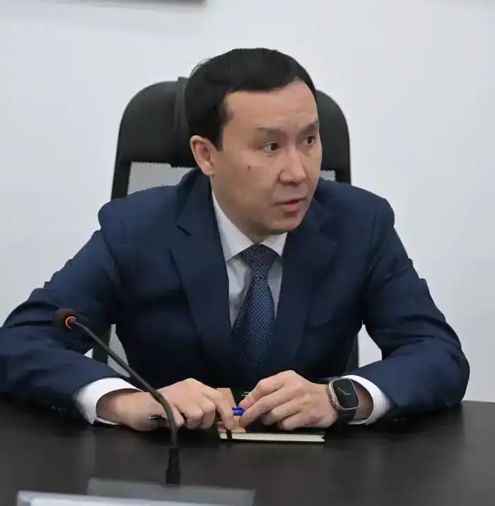 Аким области Асаин Байханов провел личный прием граждан (5)