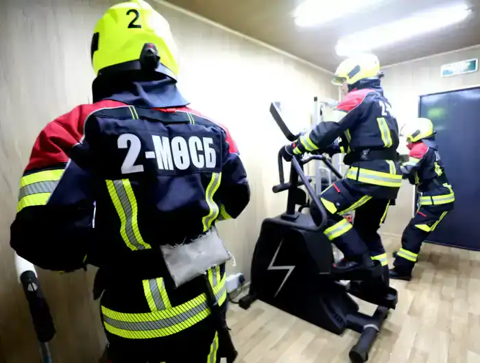 Безопасность тех, кто спасает: в регионах страны поэтапно обновляется защитная экипировка пожарных (10)