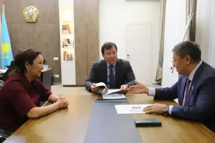 Аким области Асхат Шахаров принял депутата Сената (4)